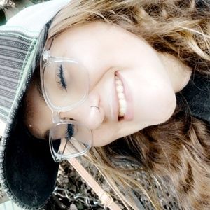 Meet your Posher, Avery